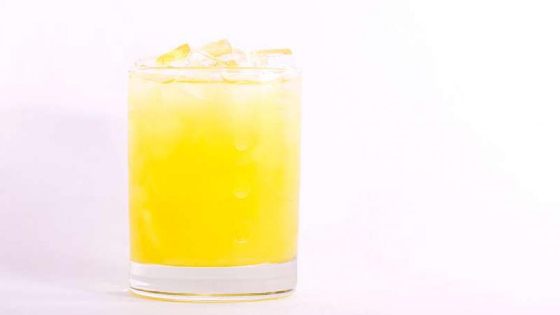 Limonada de mango y frambuesa